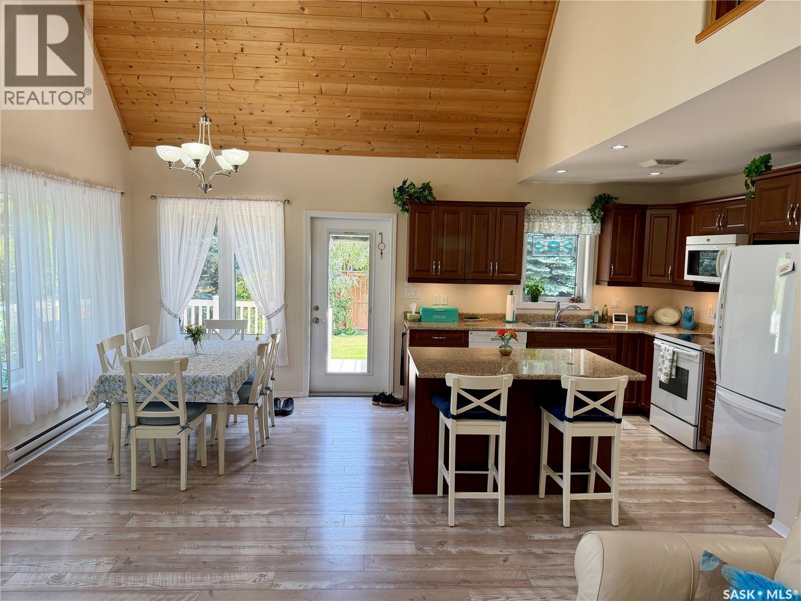 210 King Street, Elbow, Saskatchewan  S0H 1J0 - Photo 4 - SK046407
