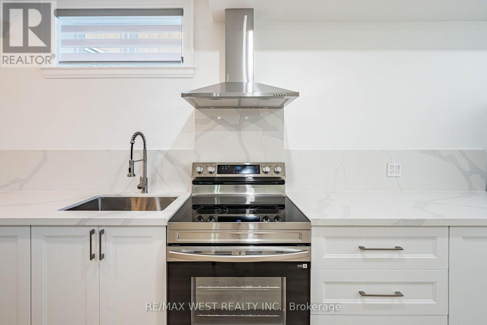 46 Golfdown Drive, Toronto, Ontario  M9W 2H7 - Photo 15 - W13703090