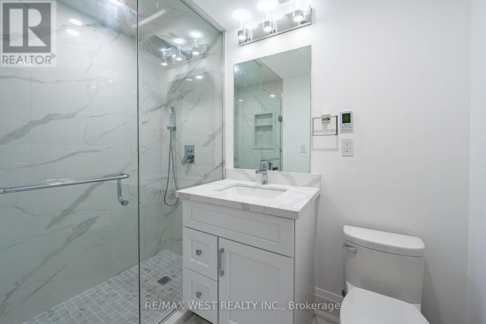 46 Golfdown Drive, Toronto, Ontario  M9W 2H7 - Photo 24 - W13703090