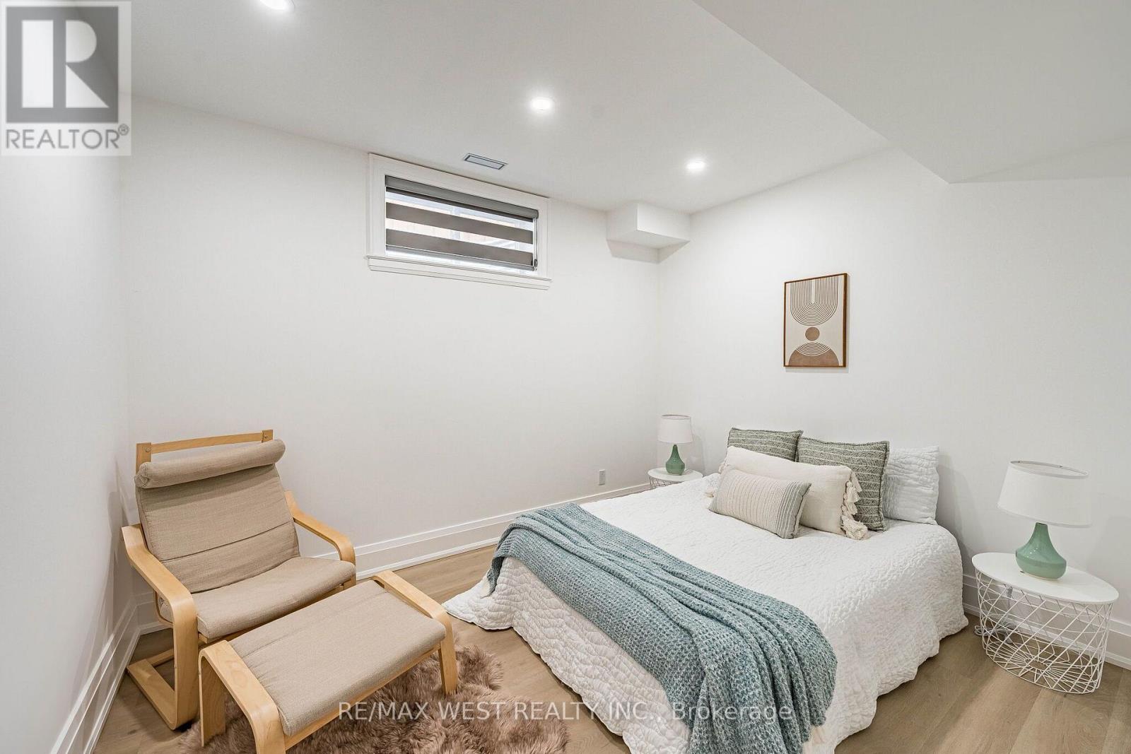 46 Golfdown Drive, Toronto, Ontario  M9W 2H7 - Photo 20 - W13703090