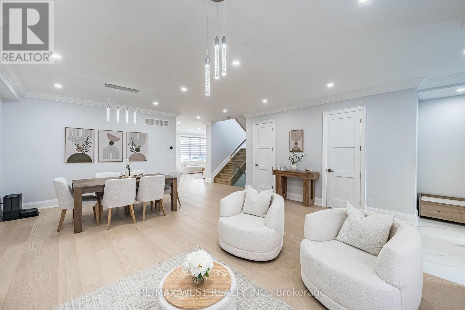 46 Golfdown Drive, Toronto, Ontario  M9W 2H7 - Photo 10 - W13703090