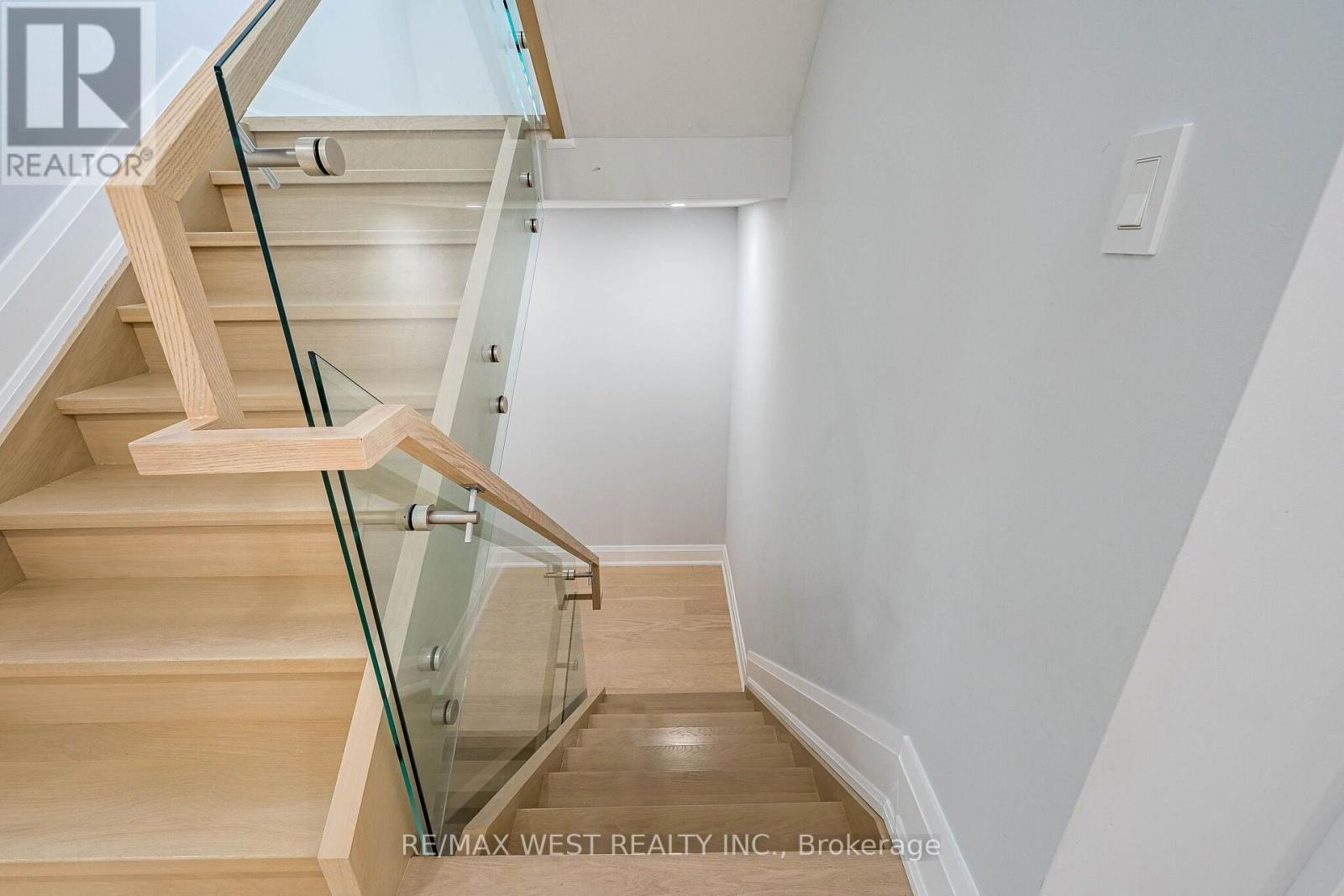 46 Golfdown Drive, Toronto, Ontario  M9W 2H7 - Photo 34 - W13703090