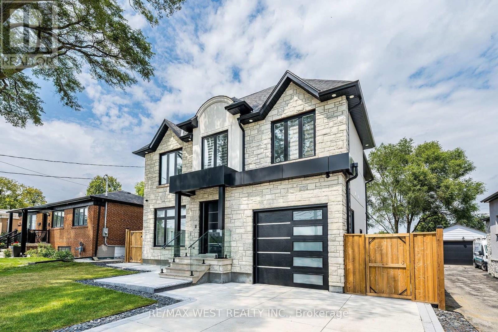 46 Golfdown Drive, Toronto, Ontario  M9W 2H7 - Photo 3 - W13703090