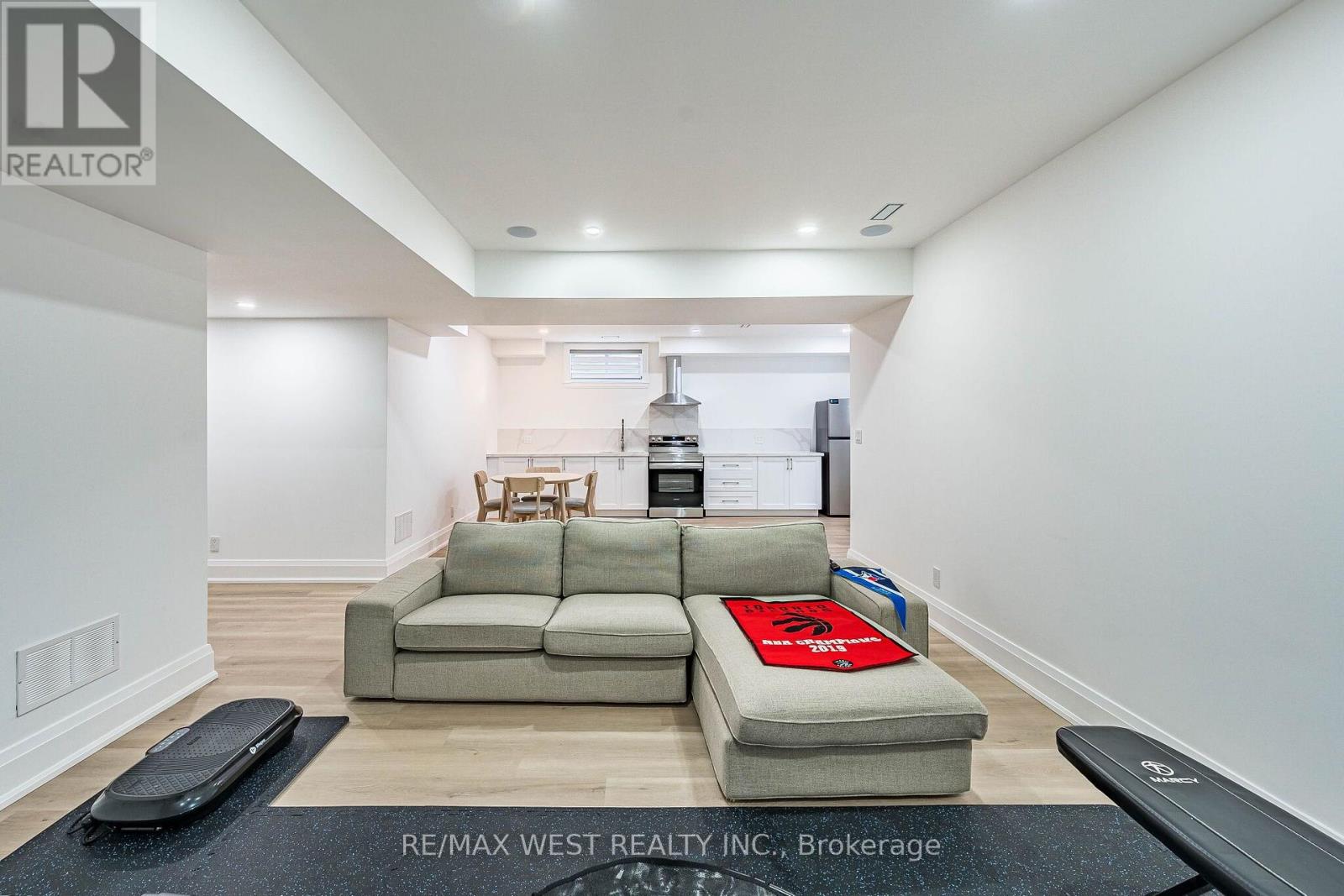 46 Golfdown Drive, Toronto, Ontario  M9W 2H7 - Photo 37 - W13703090