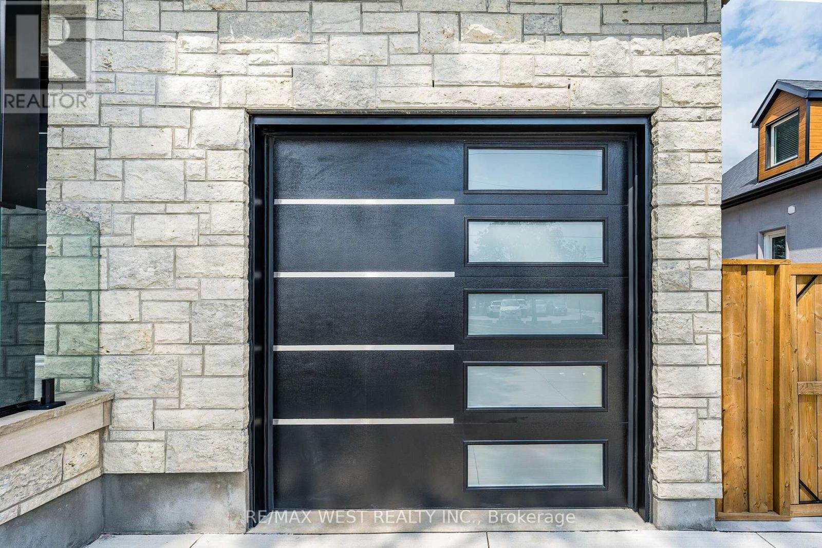 46 Golfdown Drive, Toronto, Ontario  M9W 2H7 - Photo 6 - W13703090