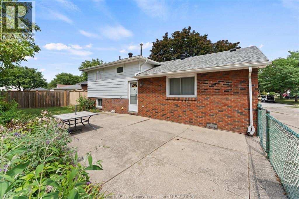 5400 Lyndon Court, Windsor, Ontario  N8T 1N8 - Photo 34 - 26020259