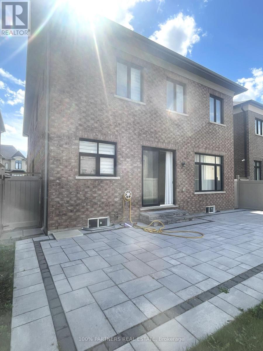 117 Botelho Circle E, Aurora, Ontario  L4G 7Y0 - Photo 25 - N13704734