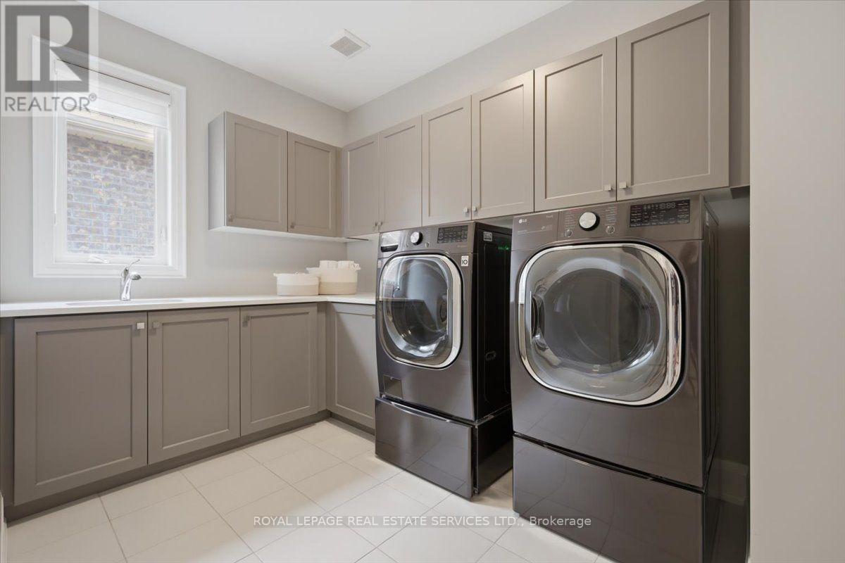 3300 Sunningdale Gardens, Oakville, Ontario  L6M 5K5 - Photo 34 - W13704708