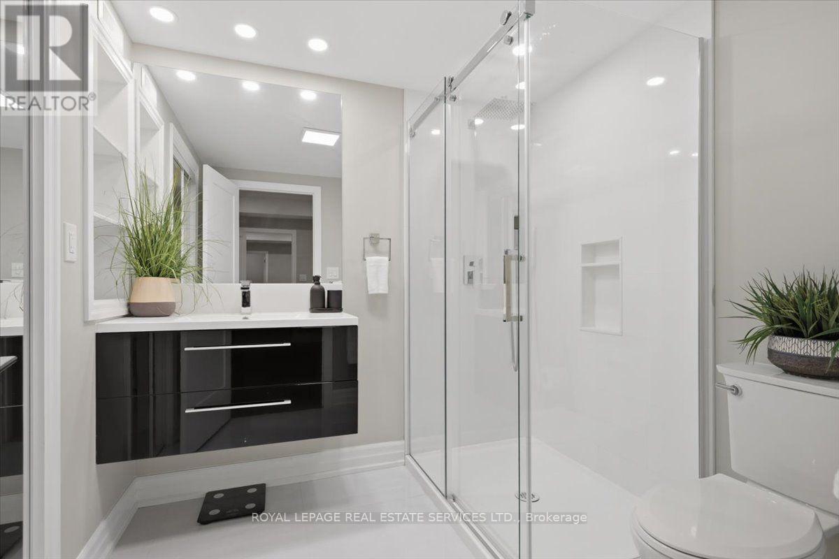 3300 Sunningdale Gardens, Oakville, Ontario  L6M 5K5 - Photo 38 - W13704708