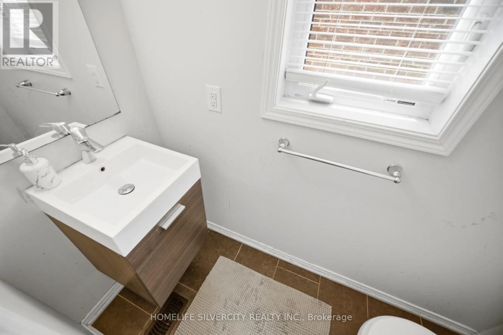 5 Baffin Crescent, Brampton, Ontario  L7A 4K7 - Photo 16 - W13704710