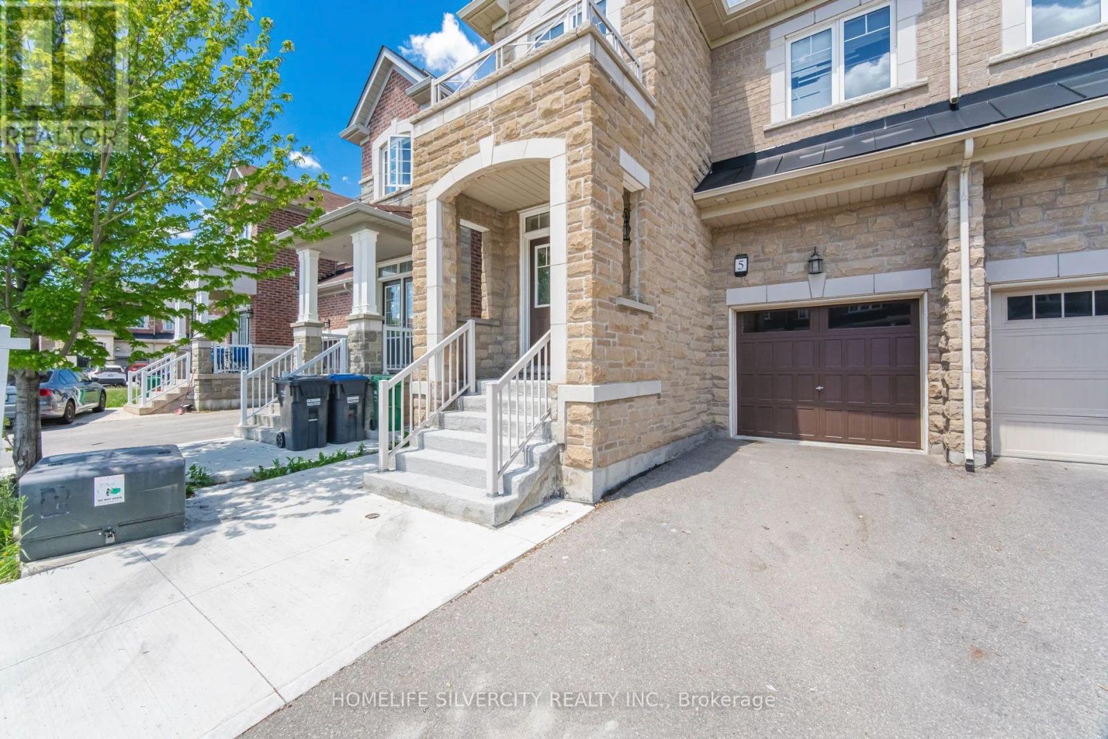 5 Baffin Crescent, Brampton, Ontario  L7A 4K7 - Photo 3 - W13704710
