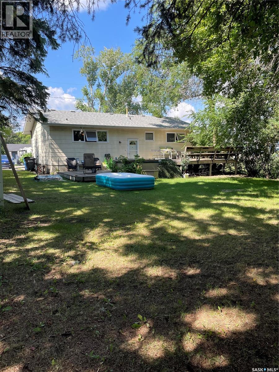 907 Grove Street, Whitewood, Saskatchewan  S0G 5C0 - Photo 4 - SK046346