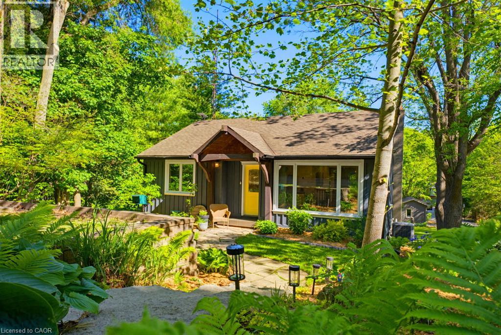 1131 OLD GOVERNOR'S Road, Dundas, Ontario