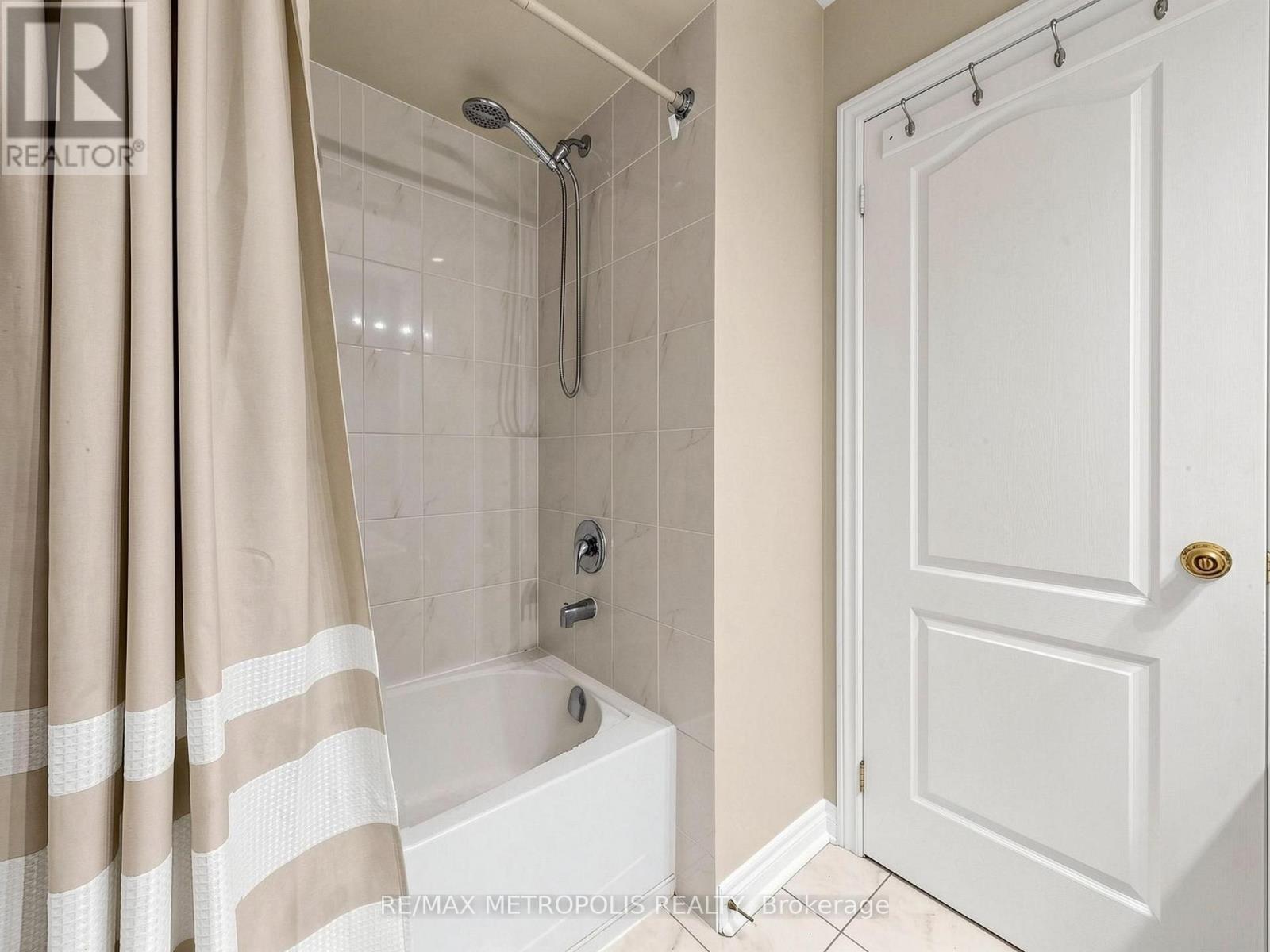 84 Braebrook Drive, Whitby, Ontario  L1R 0M9 - Photo 24 - E13704144