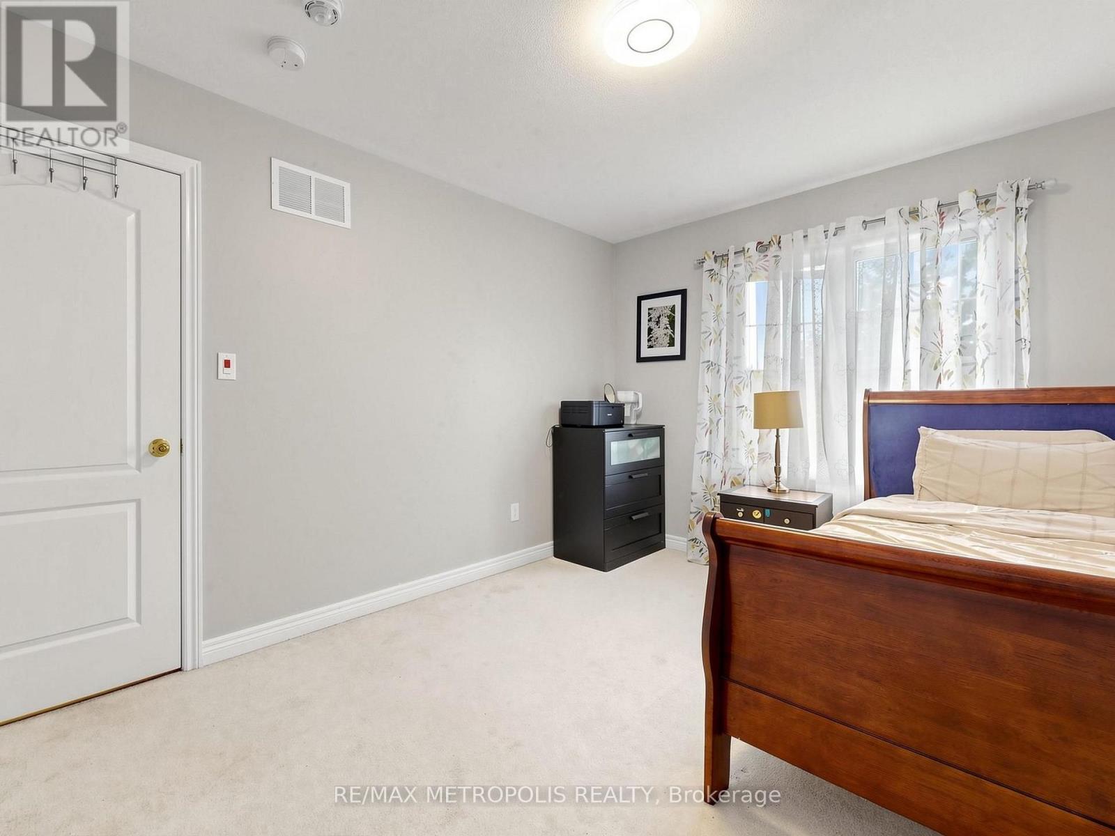 84 Braebrook Drive, Whitby, Ontario  L1R 0M9 - Photo 26 - E13704144