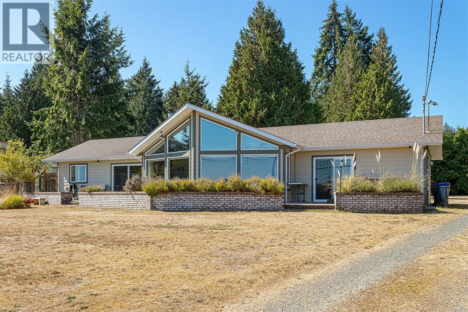 6780 Island Hwy W, Bowser, British Columbia  V0R 1G0 - Photo 4 - 1047632