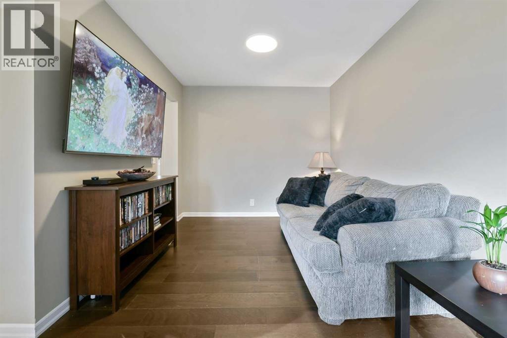 135 Manora Hill Ne, Calgary, Alberta  T2A 4R8 - Photo 7 - A2338072