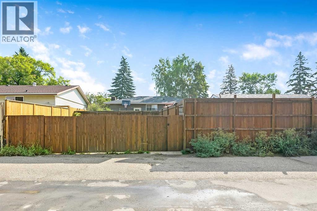 135 Manora Hill Ne, Calgary, Alberta  T2A 4R8 - Photo 36 - A2338072