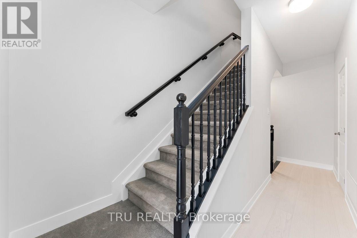 239 Anyolite Private, Ottawa, Ontario K2J 7J3 - Photo 4 - X13704764