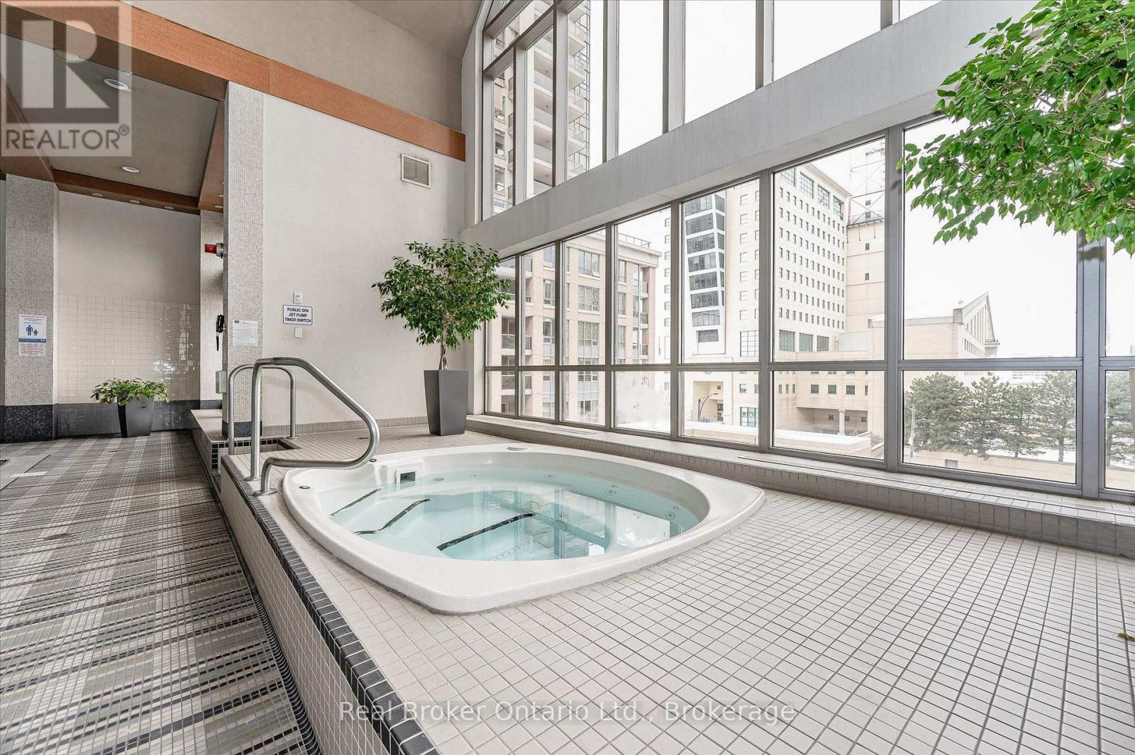 2103 - 4090 Living Arts Drive, Mississauga (City Centre), Ontario  L5B 4M8 - Photo 6 - W13704758