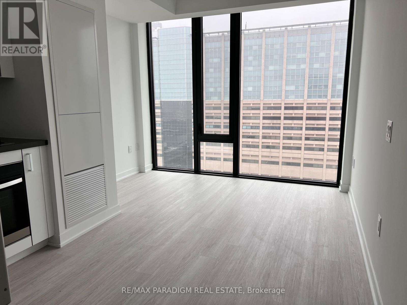 1705 - 195 Mccaul Street, Toronto, Ontario  M5T 1W6 - Photo 5 - C13704748