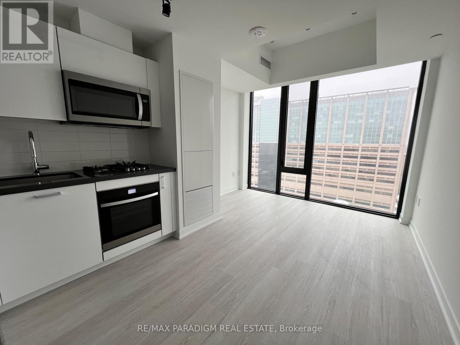 1705 - 195 Mccaul Street, Toronto, Ontario  M5T 1W6 - Photo 7 - C13704748