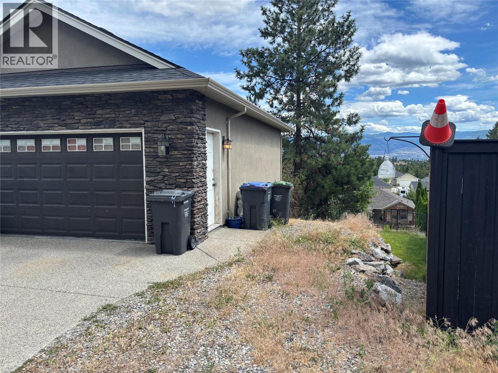1938 Rosalee Lane, West Kelowna, British Columbia  V1Z 4A8 - Photo 4 - 10394349