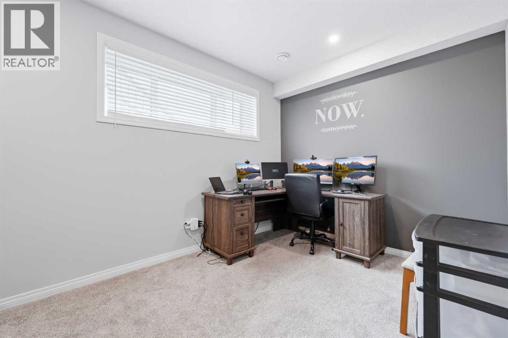 102 Yorkville Green Sw, Calgary, Alberta  T2X 4K1 - Photo 34 - A2337582