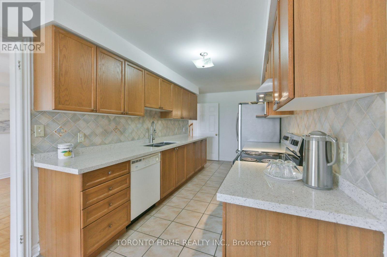 280 Monte Carlo Drive, Vaughan, Ontario  L4H 1R2 - Photo 11 - N13704760