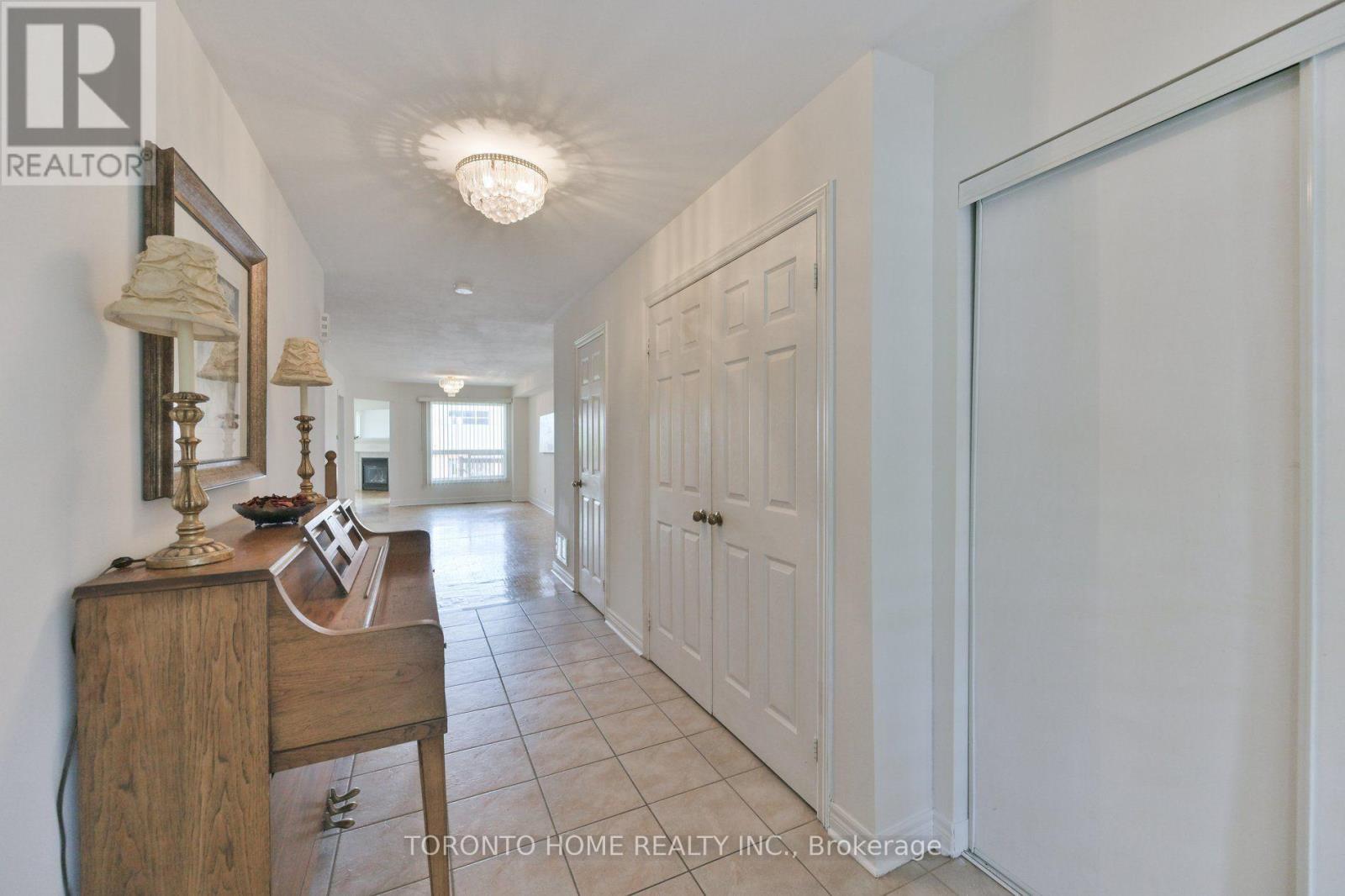 280 Monte Carlo Drive, Vaughan, Ontario  L4H 1R2 - Photo 4 - N13704760