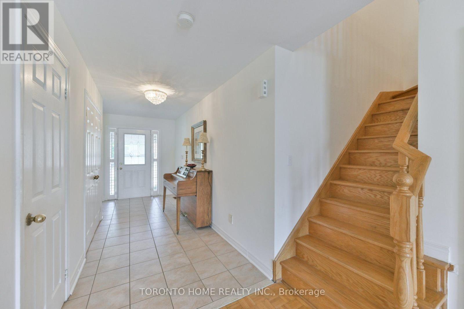 280 Monte Carlo Drive, Vaughan, Ontario  L4H 1R2 - Photo 5 - N13704760