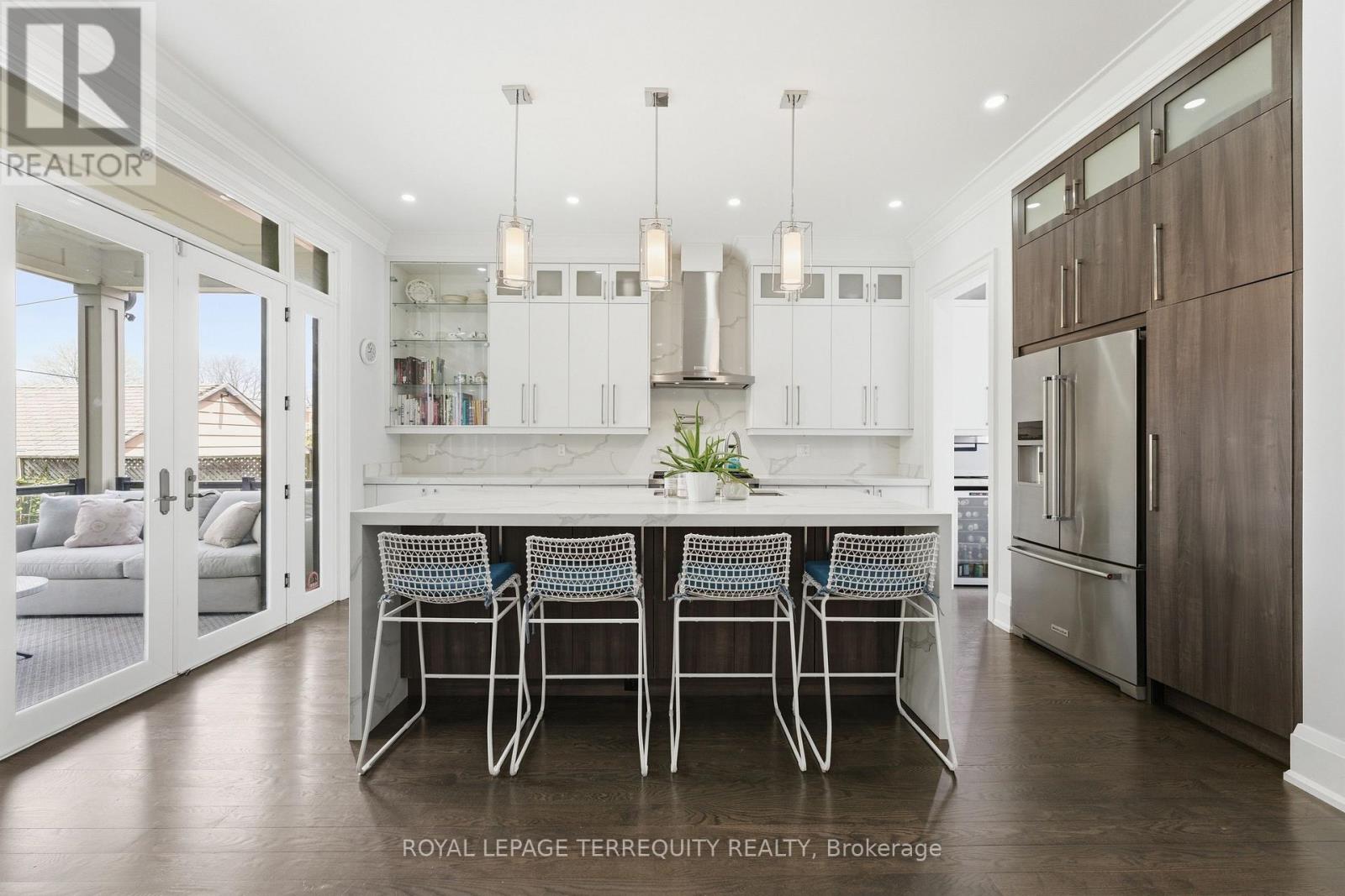 130 Edgecroft Road, Toronto, Ontario  M8Z 2C3 - Photo 4 - W13557300
