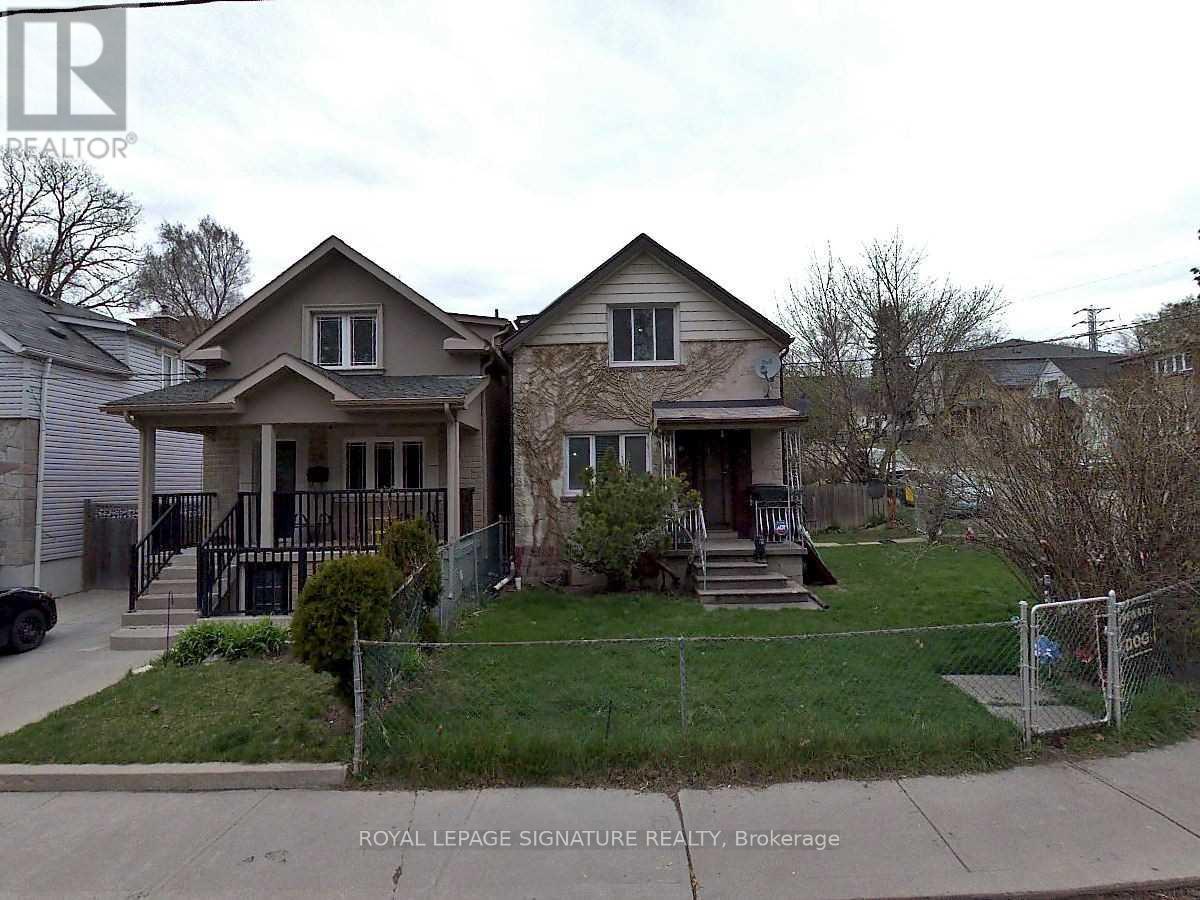 18 Dunraven Drive, Toronto, Ontario  M6M 1H1 - Photo 28 - W13599898