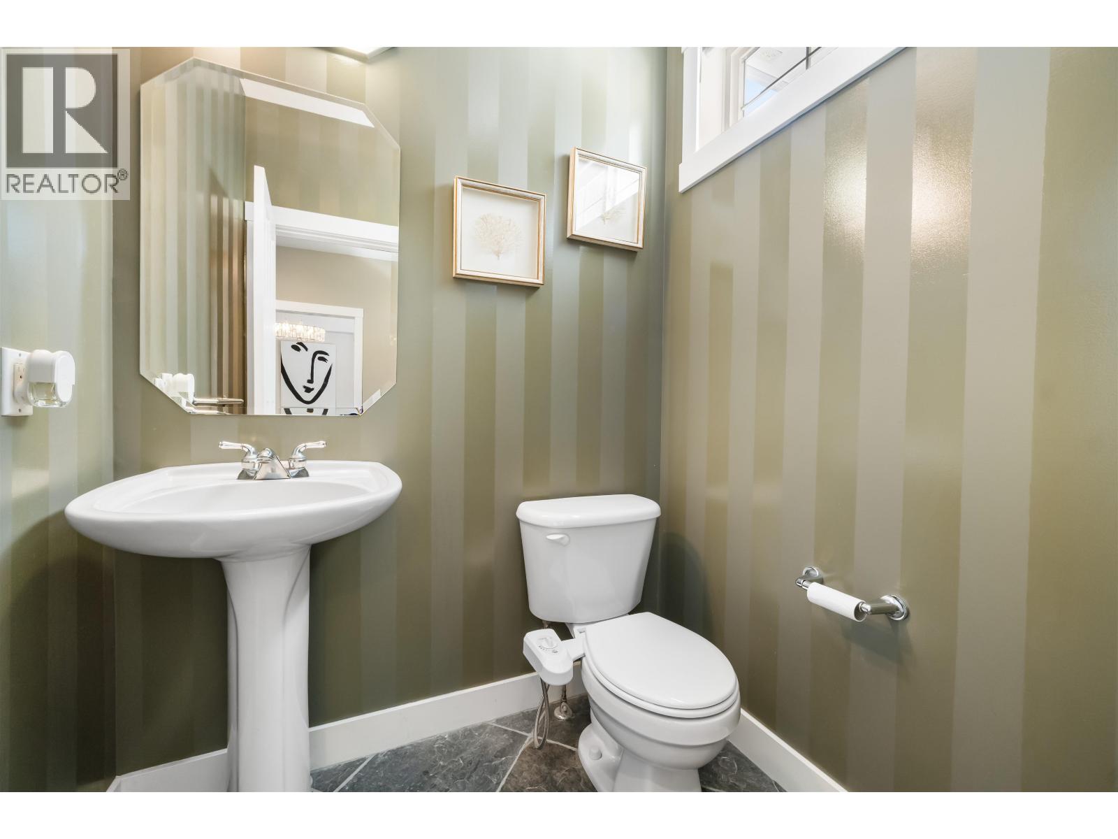 1931 Parkway Boulevard, Coquitlam, British Columbia  V3E 3L5 - Photo 16 - R3148848