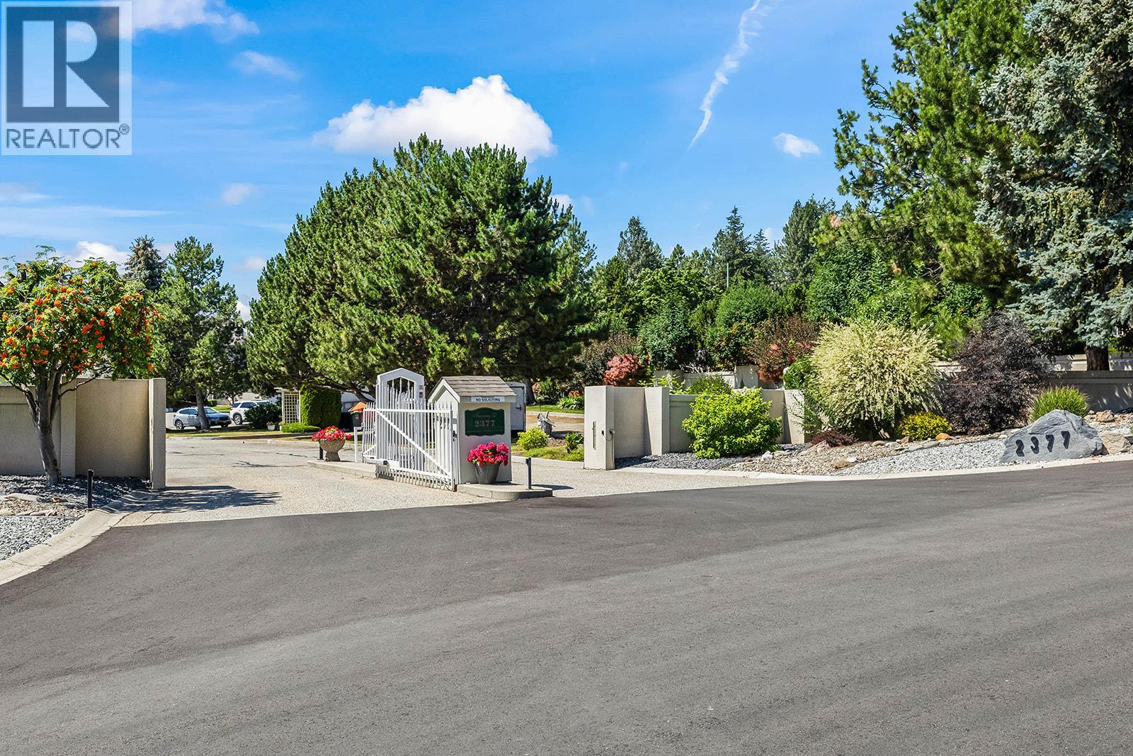 2377 Shannon Woods Drive Unit# 201, West Kelowna, British Columbia  V4T 2L8 - Photo 2 - 10393586