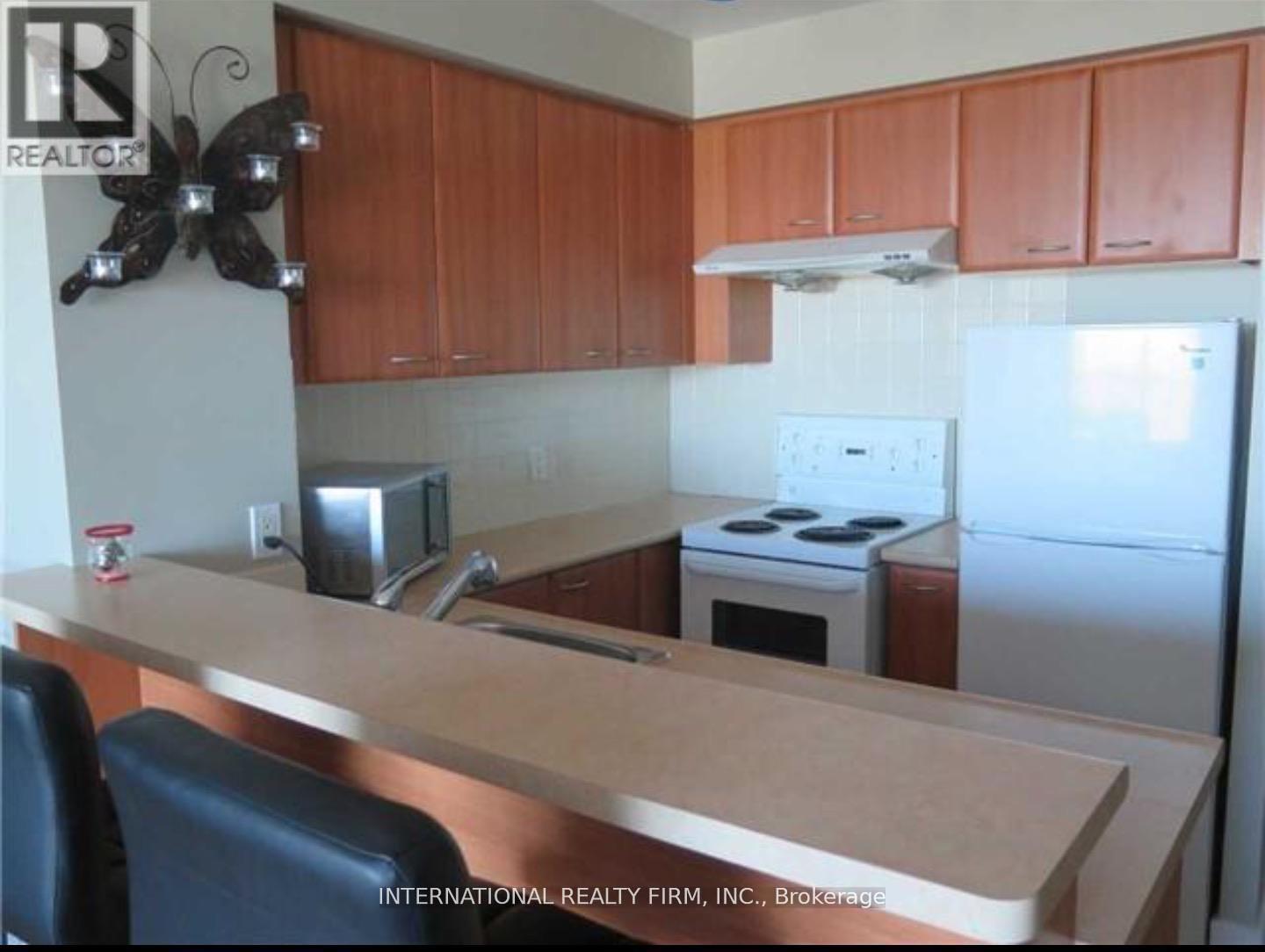 3015 - 36 Lee Centre Drive, Toronto, Ontario  M1H 3K2 - Photo 4 - E13704776