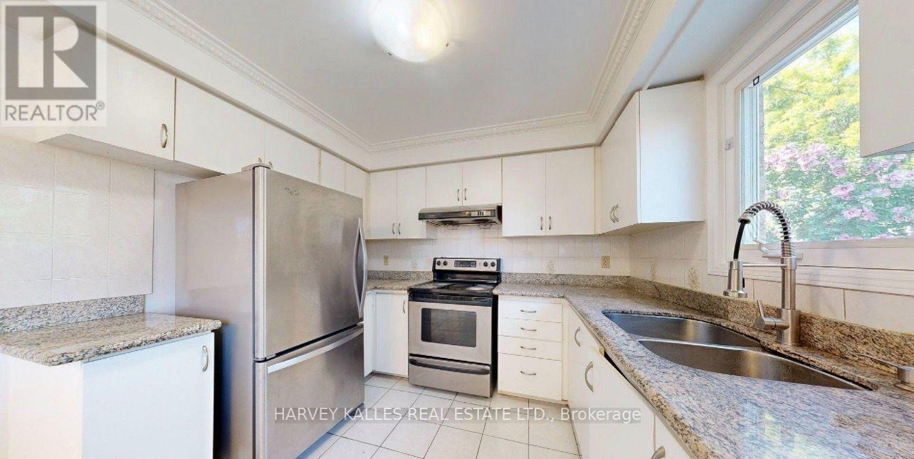 71 Olivewood Drive, Markham, Ontario  L3S 3E2 - Photo 13 - N13704802