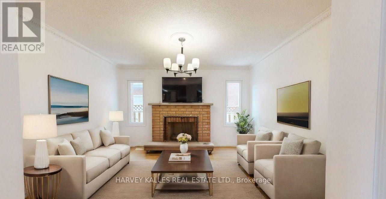 71 Olivewood Drive, Markham, Ontario  L3S 3E2 - Photo 3 - N13704802