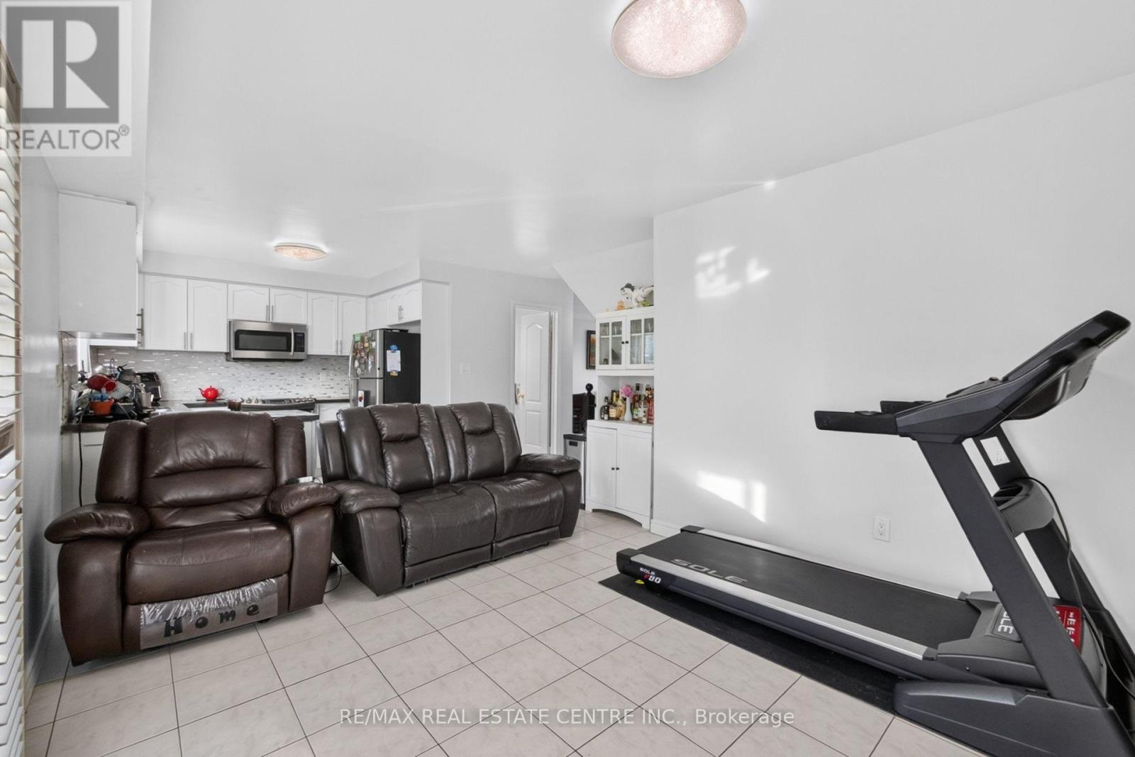 8 Flatlands Way, Brampton, Ontario  L6R 2B5 - Photo 15 - W13704780