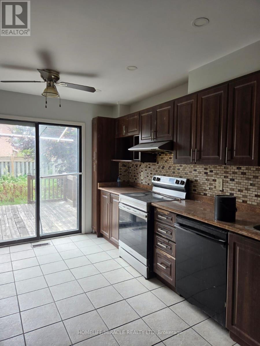 18 Beisel Court, Brampton, Ontario  L6Z 2R8 - Photo 3 - W13704782