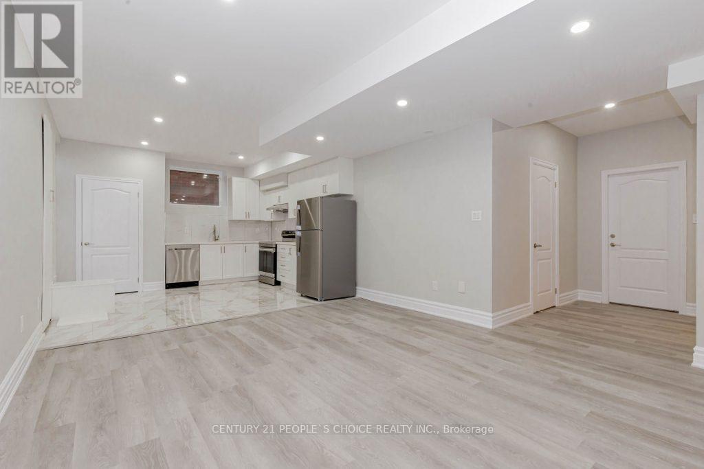 Lower - 4 Cachet Court, Brampton, Ontario  L6X 0X2 - Photo 18 - W13704806