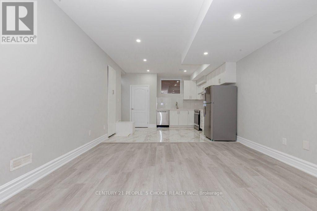 Lower - 4 Cachet Court, Brampton, Ontario  L6X 0X2 - Photo 19 - W13704806