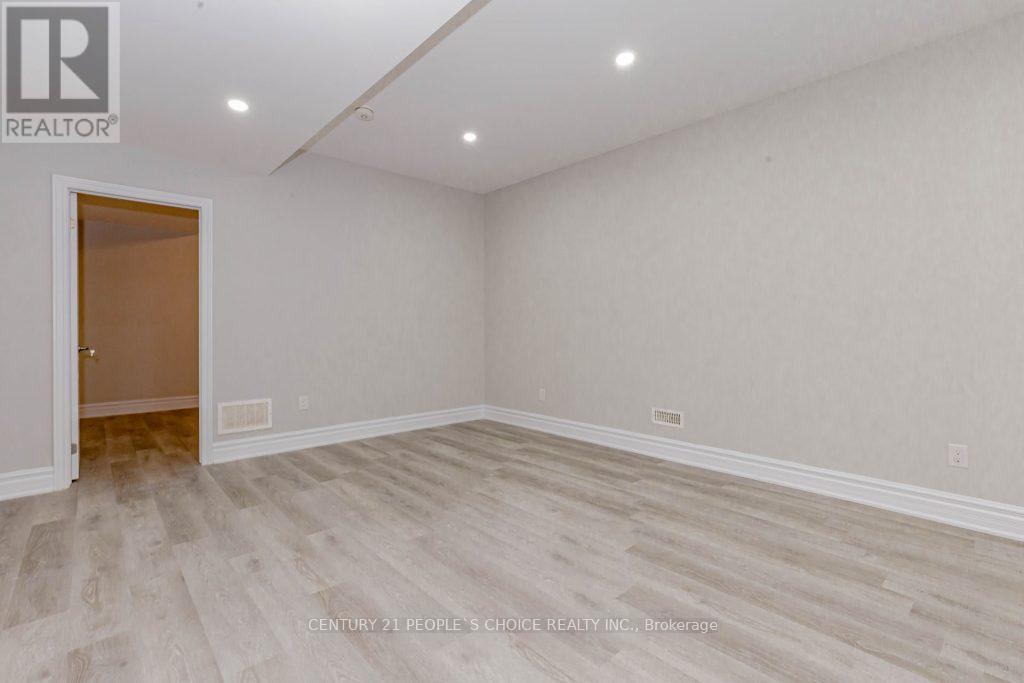 Lower - 4 Cachet Court, Brampton, Ontario  L6X 0X2 - Photo 21 - W13704806