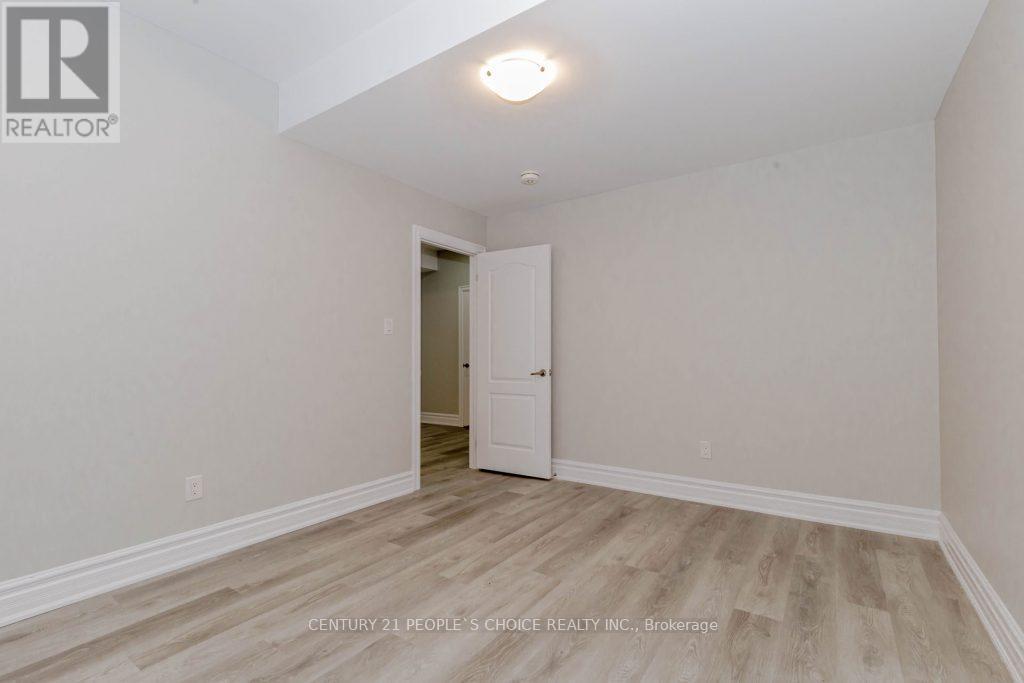 Lower - 4 Cachet Court, Brampton, Ontario  L6X 0X2 - Photo 32 - W13704806
