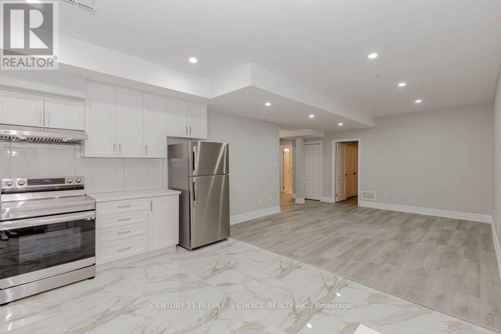 Lower - 4 Cachet Court, Brampton, Ontario  L6X 0X2 - Photo 9 - W13704806