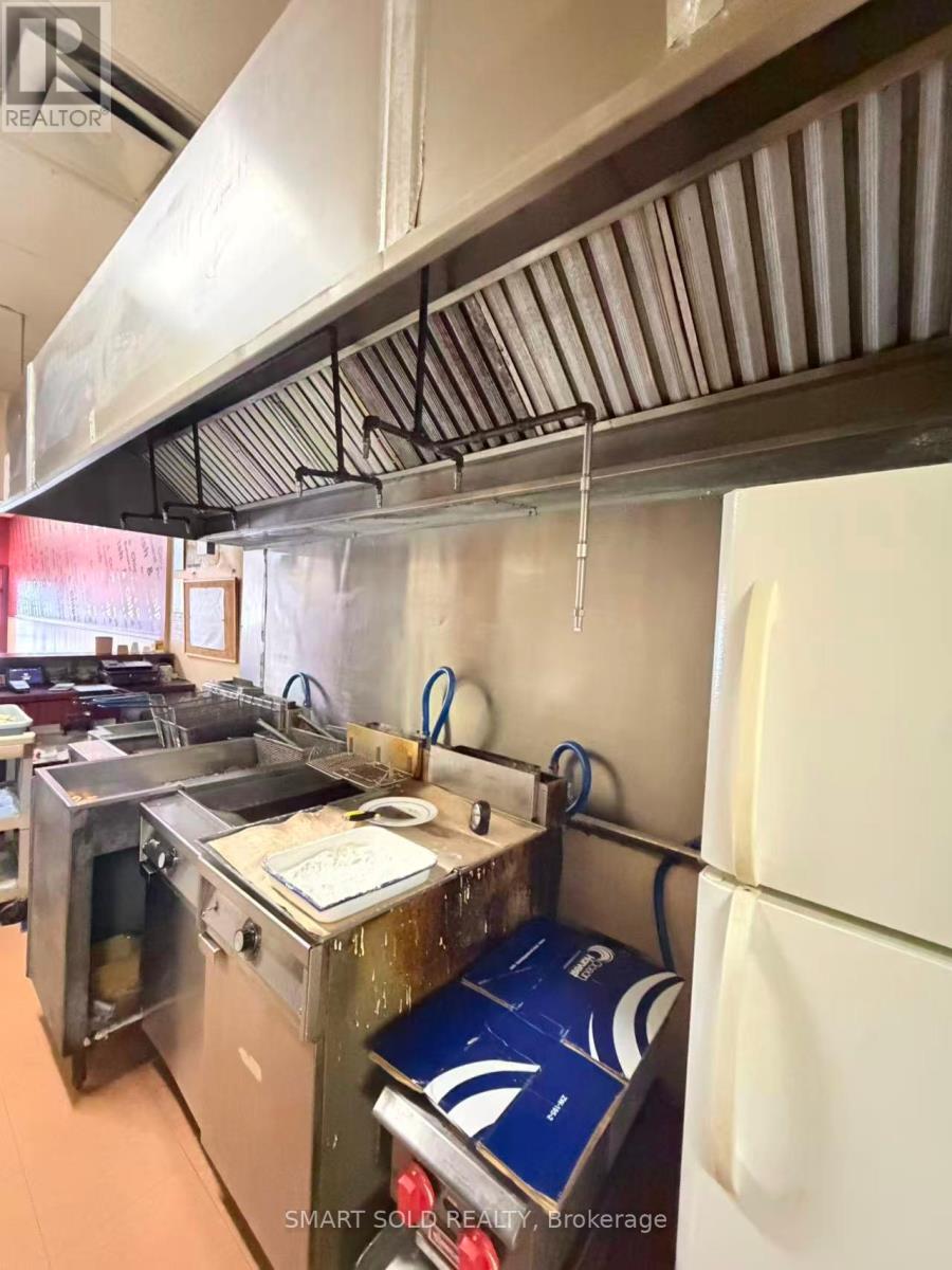 8 - 250 Bayly Street W, Ajax, Ontario  L1S 3V4 - Photo 3 - E13704822