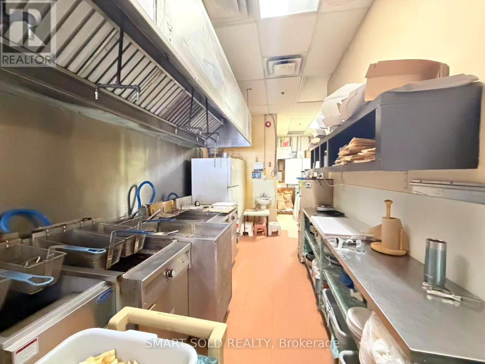 8 - 250 Bayly Street W, Ajax, Ontario  L1S 3V4 - Photo 4 - E13704822