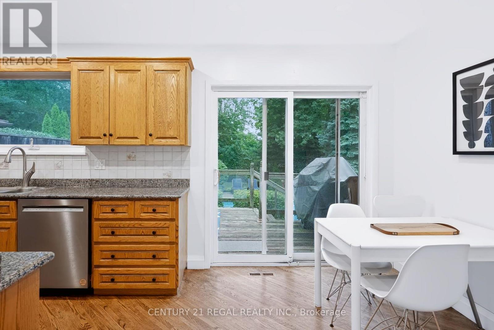 5324 Linbrook Road, Burlington, Ontario  L7L 3T9 - Photo 9 - W13704826