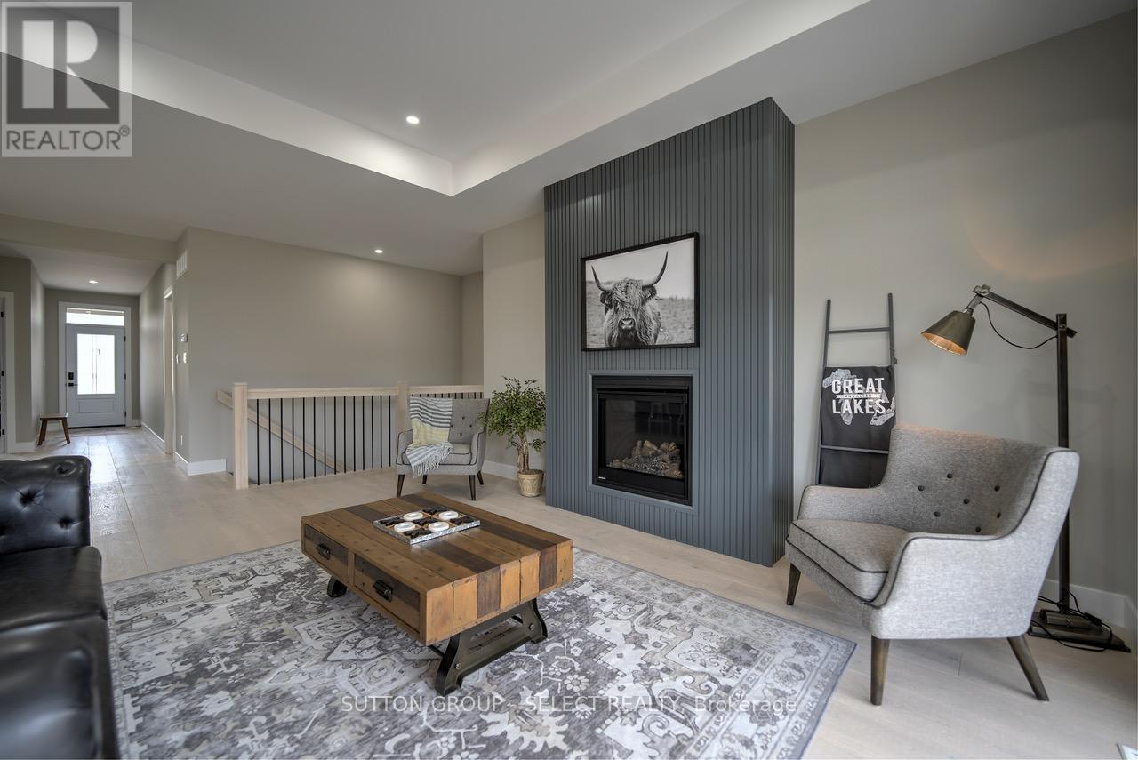 15 Lois Court, Lambton Shores, Ontario  N0M 1T0 - Photo 8 - X13007082