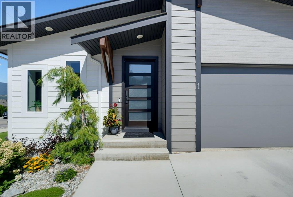 1840 10 Street SW Unit# 1, Salmon Arm, British Columbia  V1E 0H2 - Photo 3 - 10397677